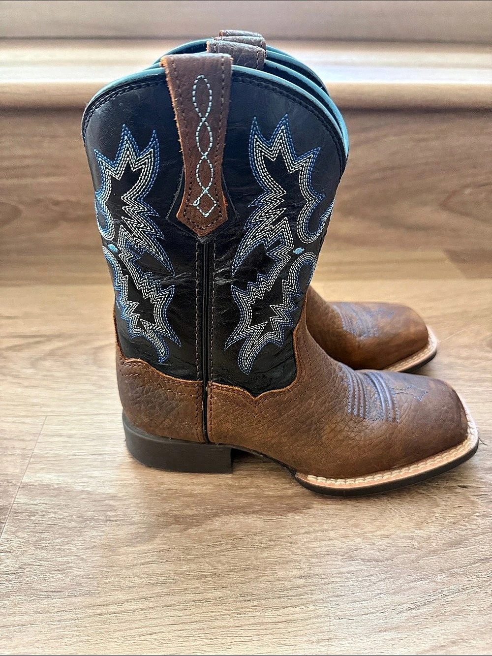 Ariat Kids Western Embroidered Heeled Boots size 12